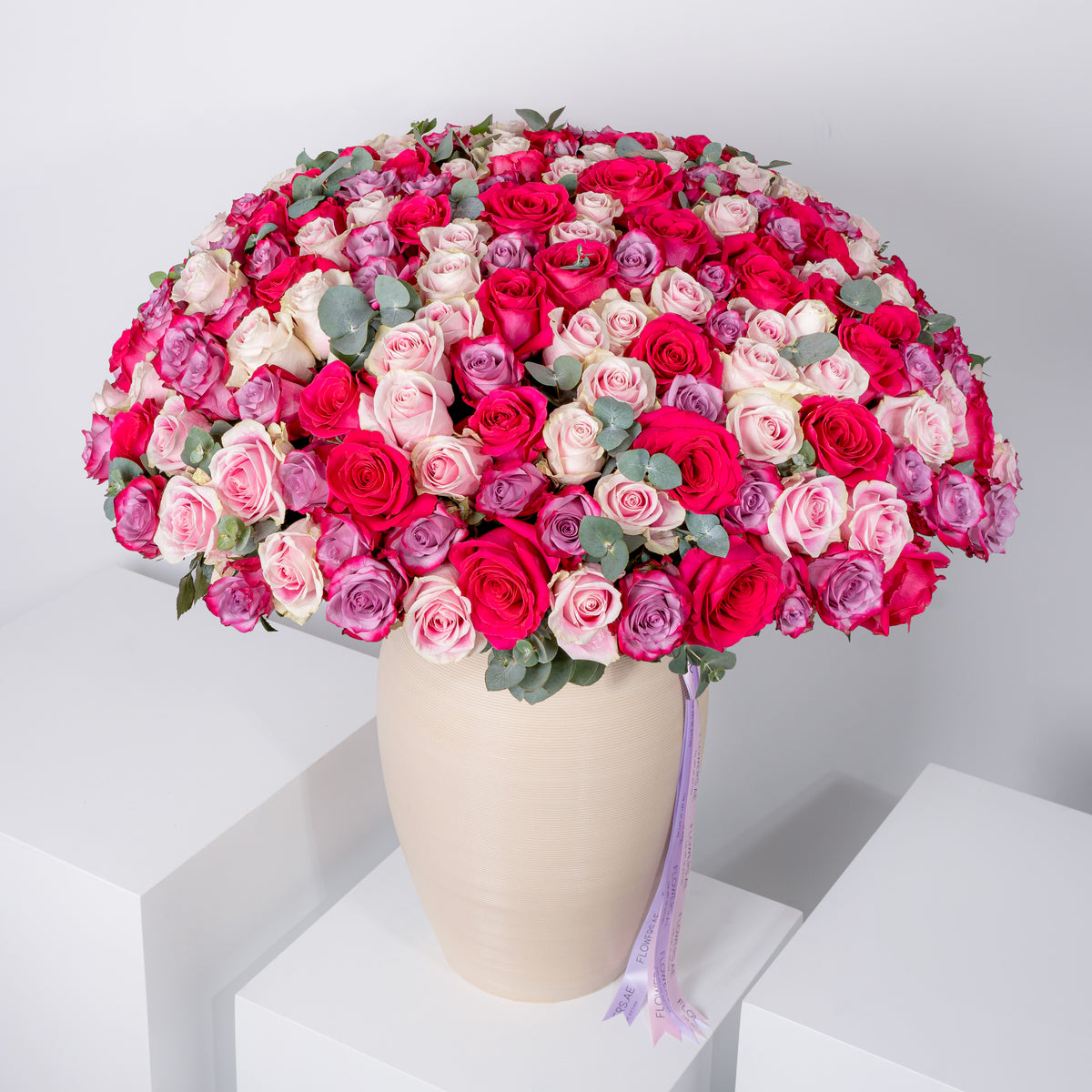 200 Blush Roses Vase