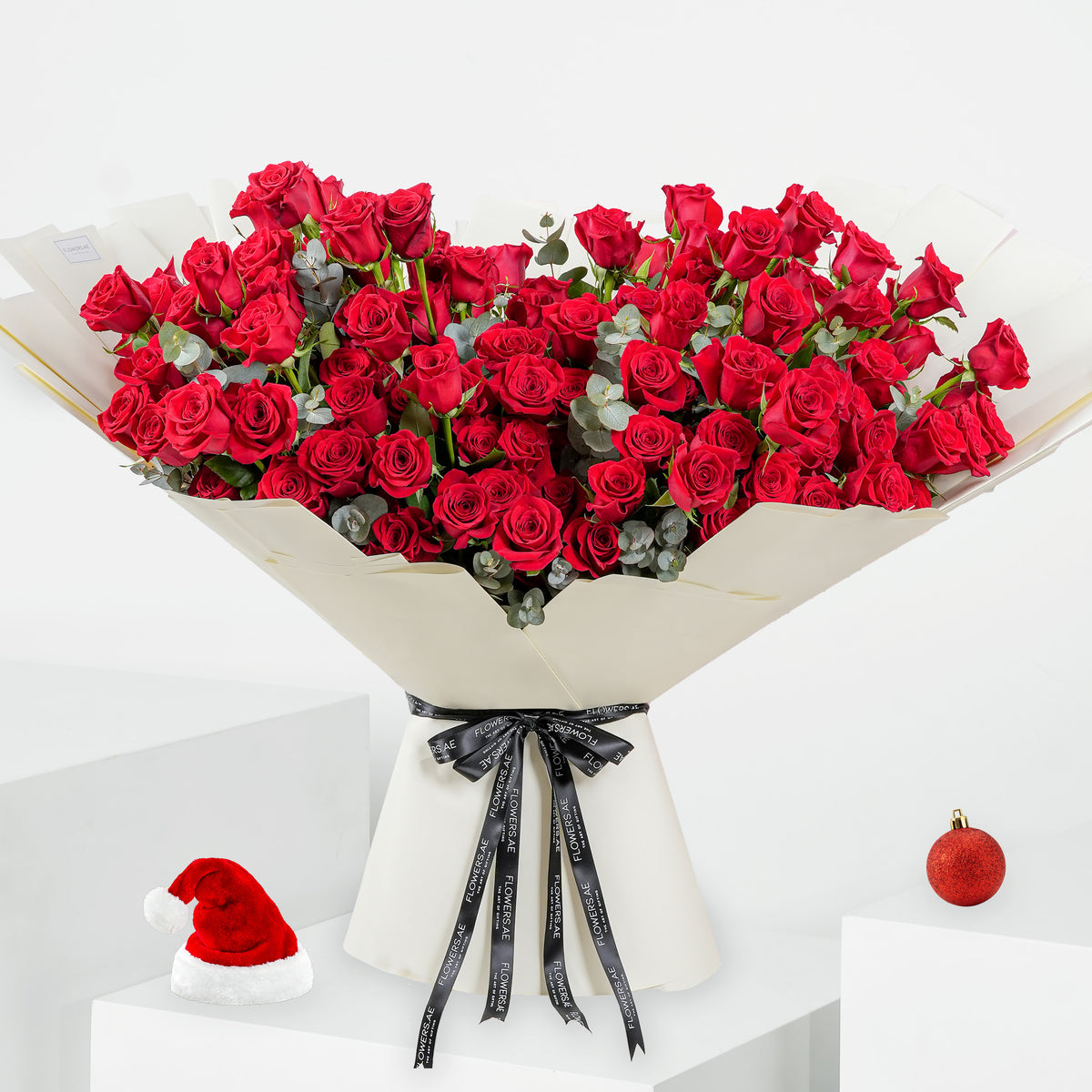 200 Festive Red Roses