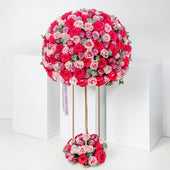 365 Blush Roses Stand