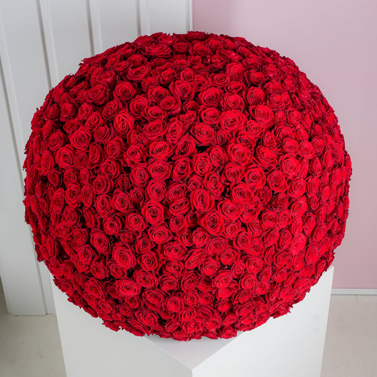 Valentine 999 Red Roses - Hatbox