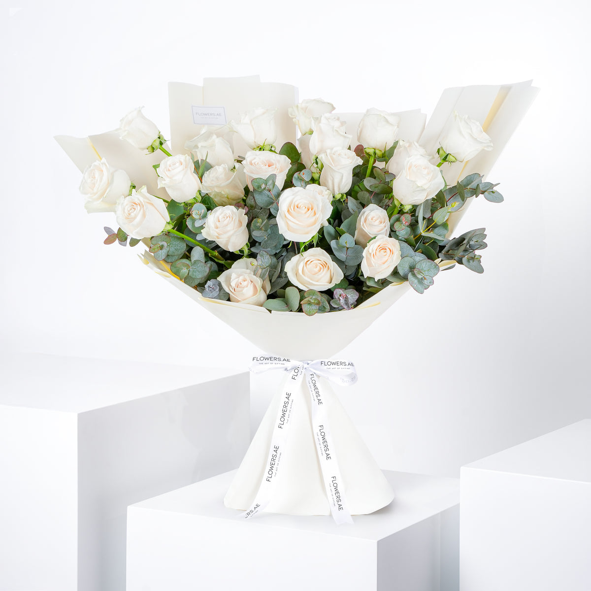 25 White Roses