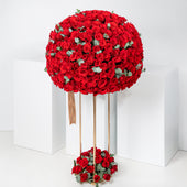 365 Red Roses Stand